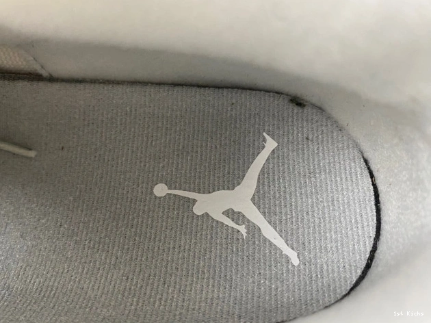 Ivory Air Craft 3 Jordan FJ9479-100 0702